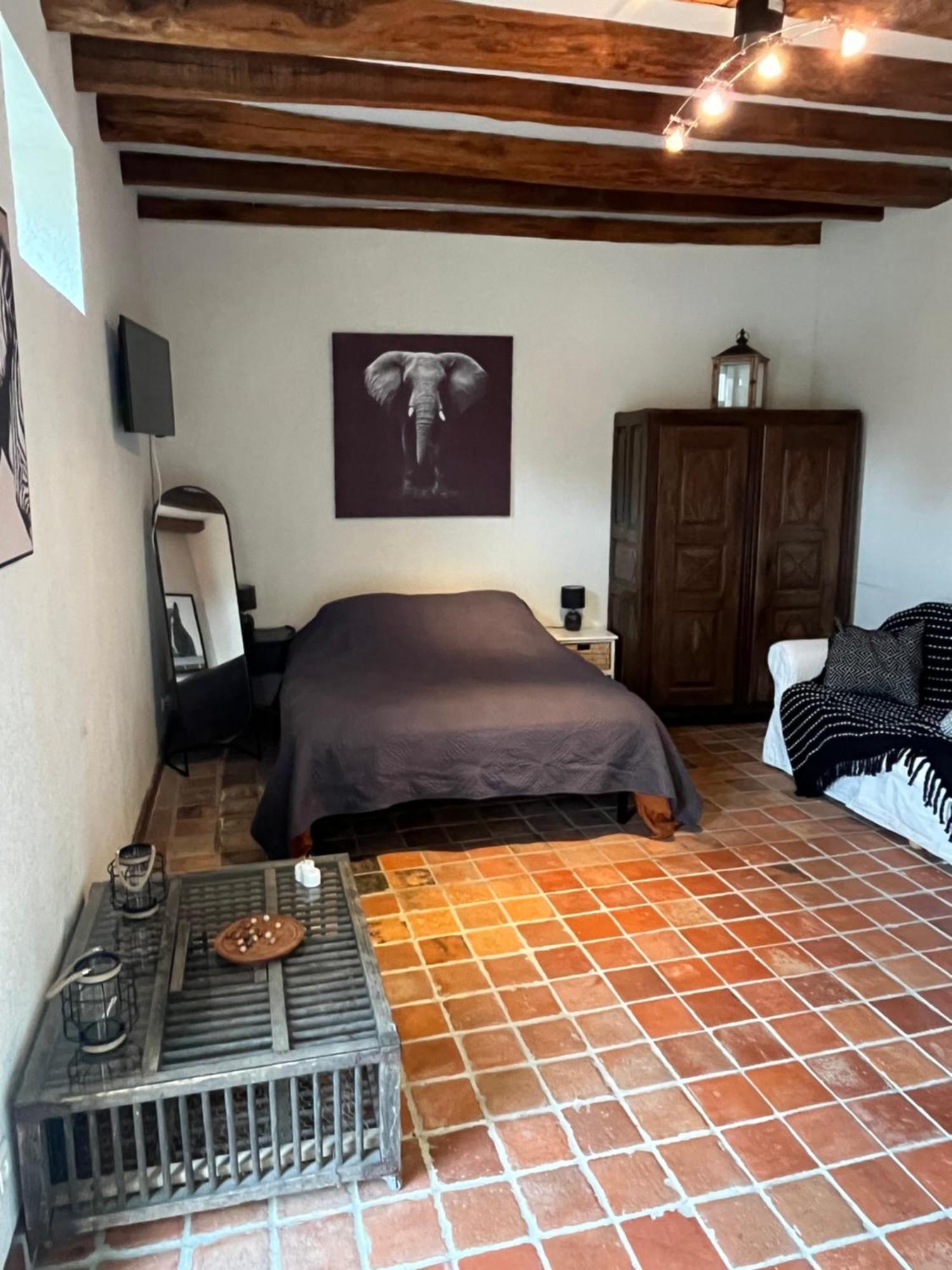 Les Ecuries Bed and Breakfast Recloses Exteriör bild